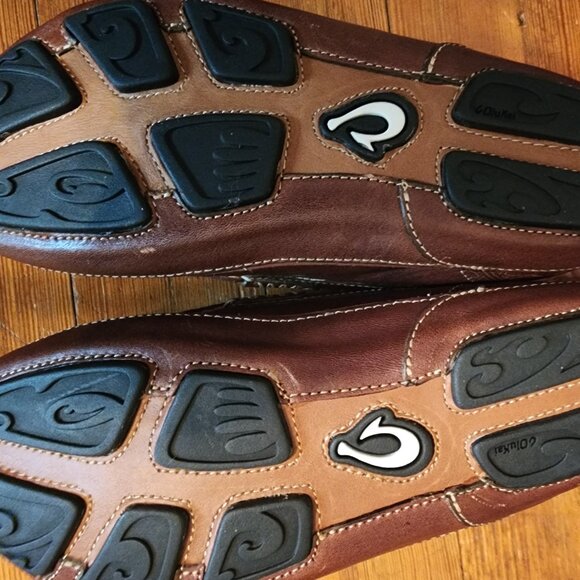 Men\'s OluKai slip-on leather loafers. Like New. main image 3